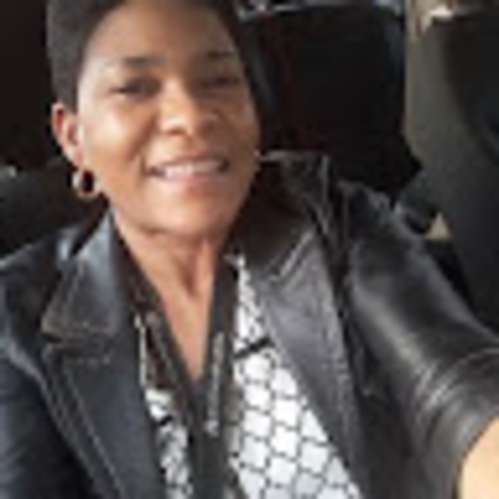 Meet your Posher, Sharon